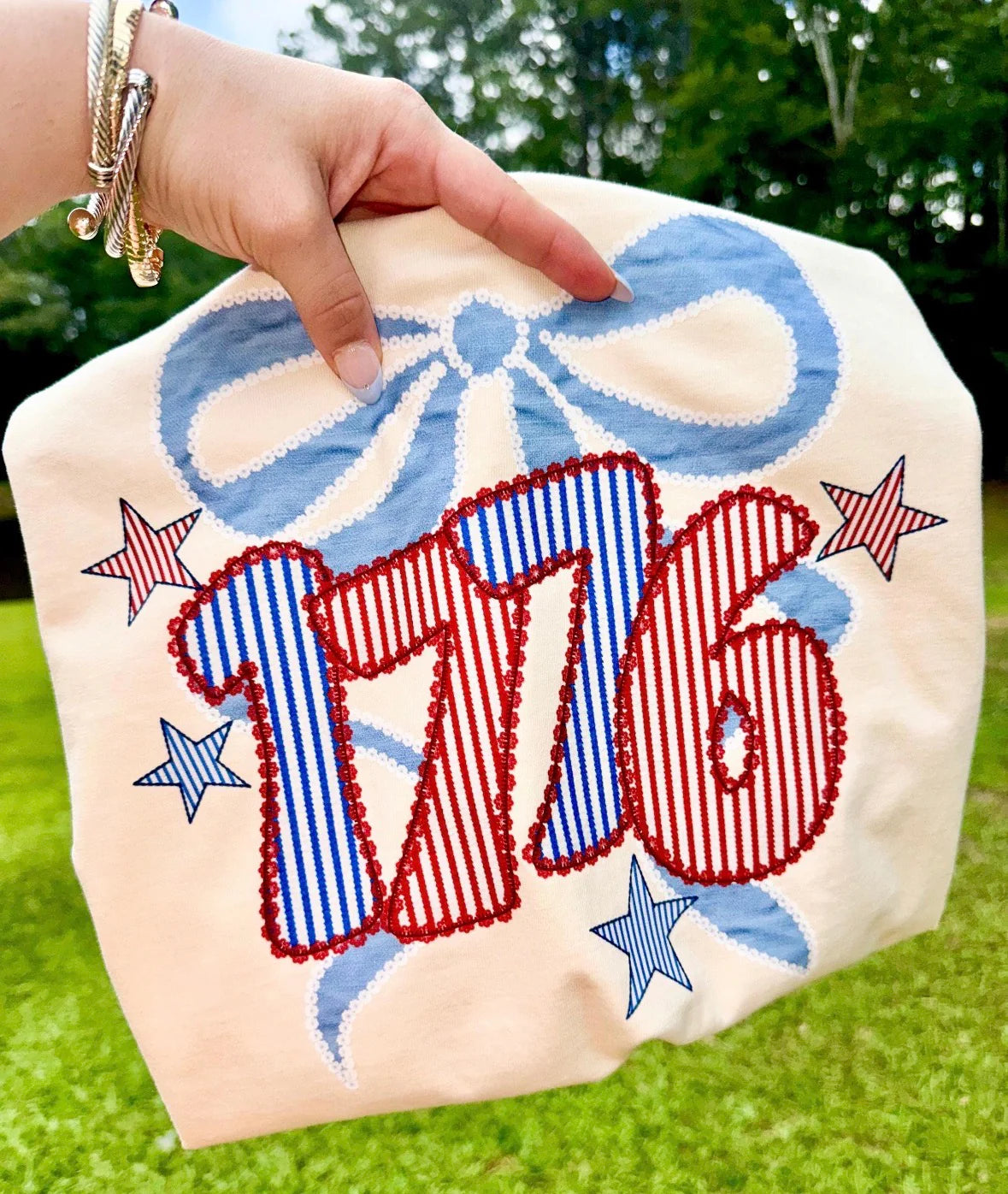 STRIPED 1776 BOW TEE